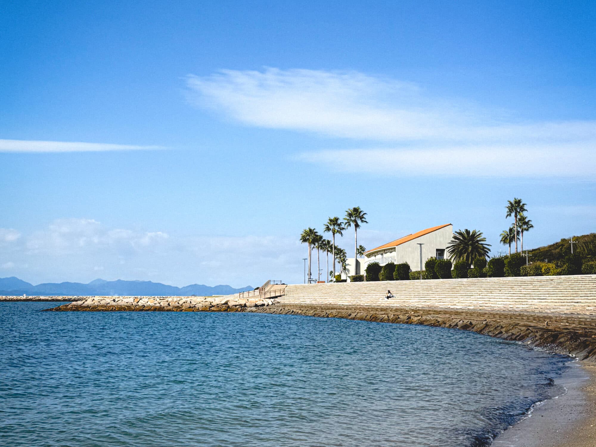 魅力は夕陽だけじゃない! 焼野海岸の朝凪と静かなる平穏